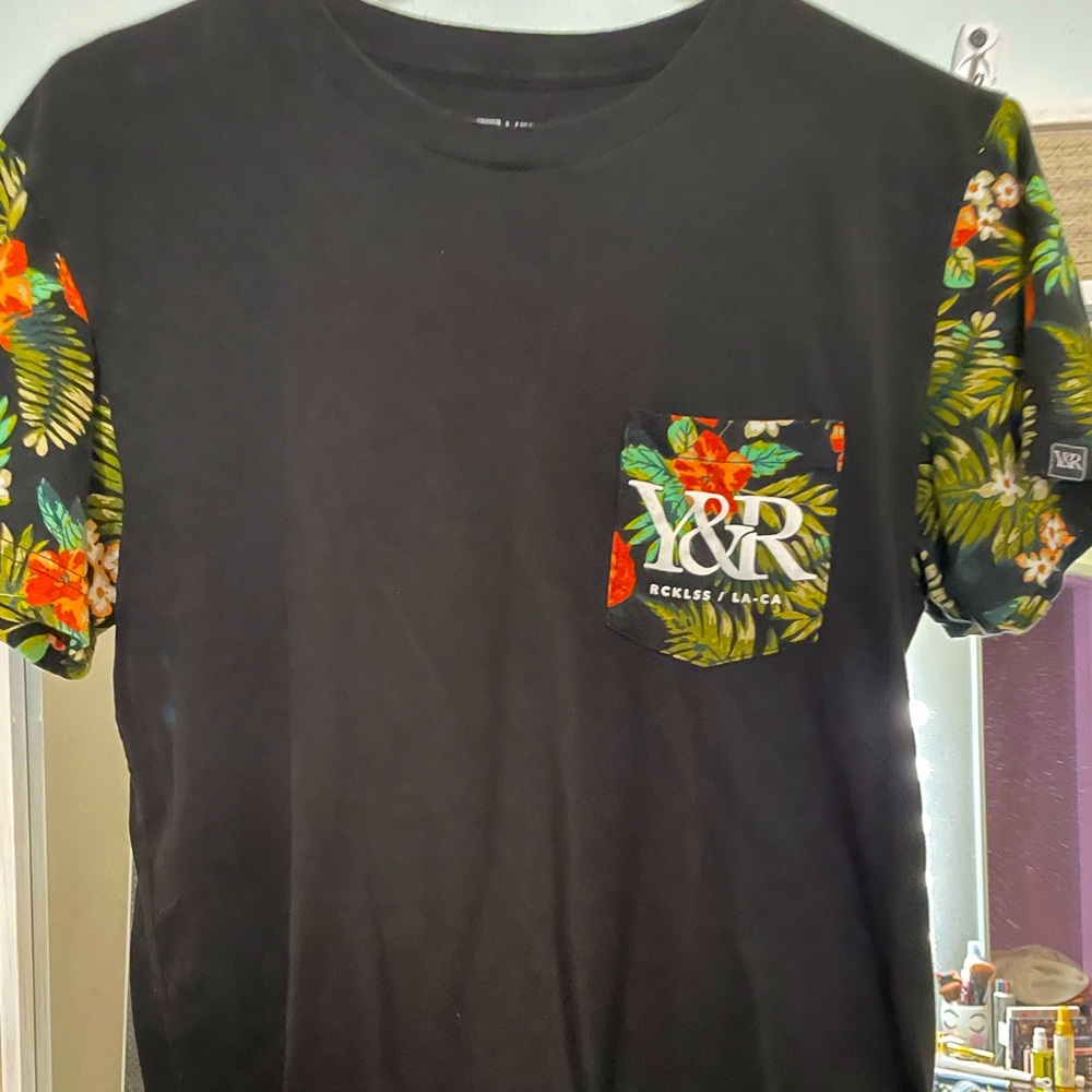 YOUNG & RECKLESS. Men’s tee